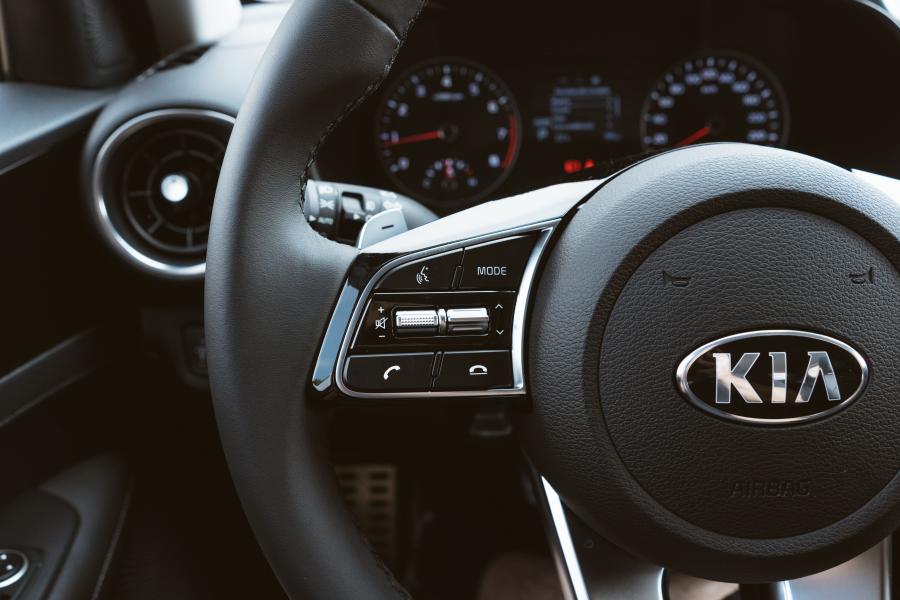 Панель приборов Kia Cerato 2.0 2019 года  (LA) (фото 27 из 40)